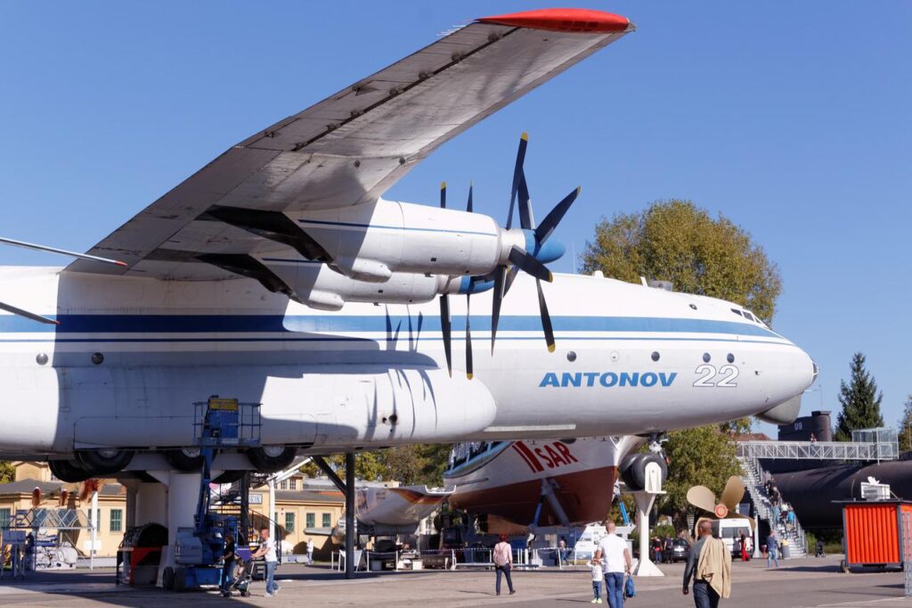 propeller plane, antonov, technology-1547788.jpg